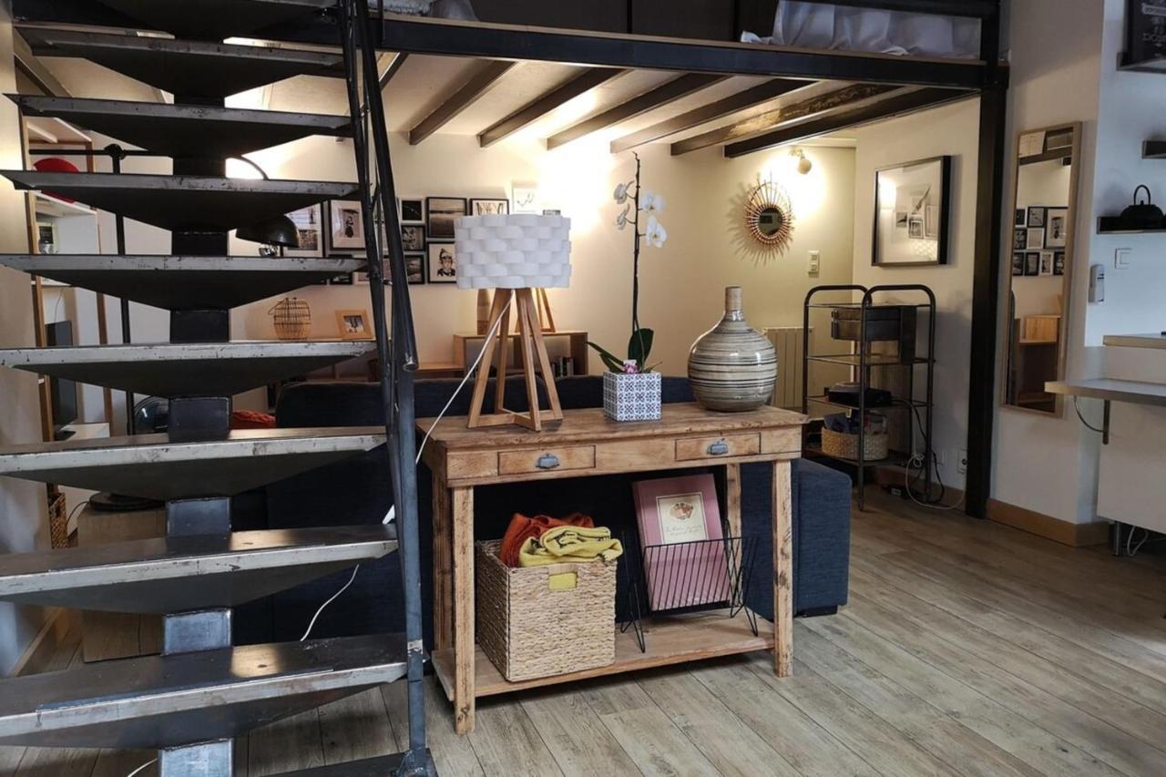 דירות Authentic Loft With Mezzanine & Exposed Stones Heart Of ליון מראה חיצוני תמונה
